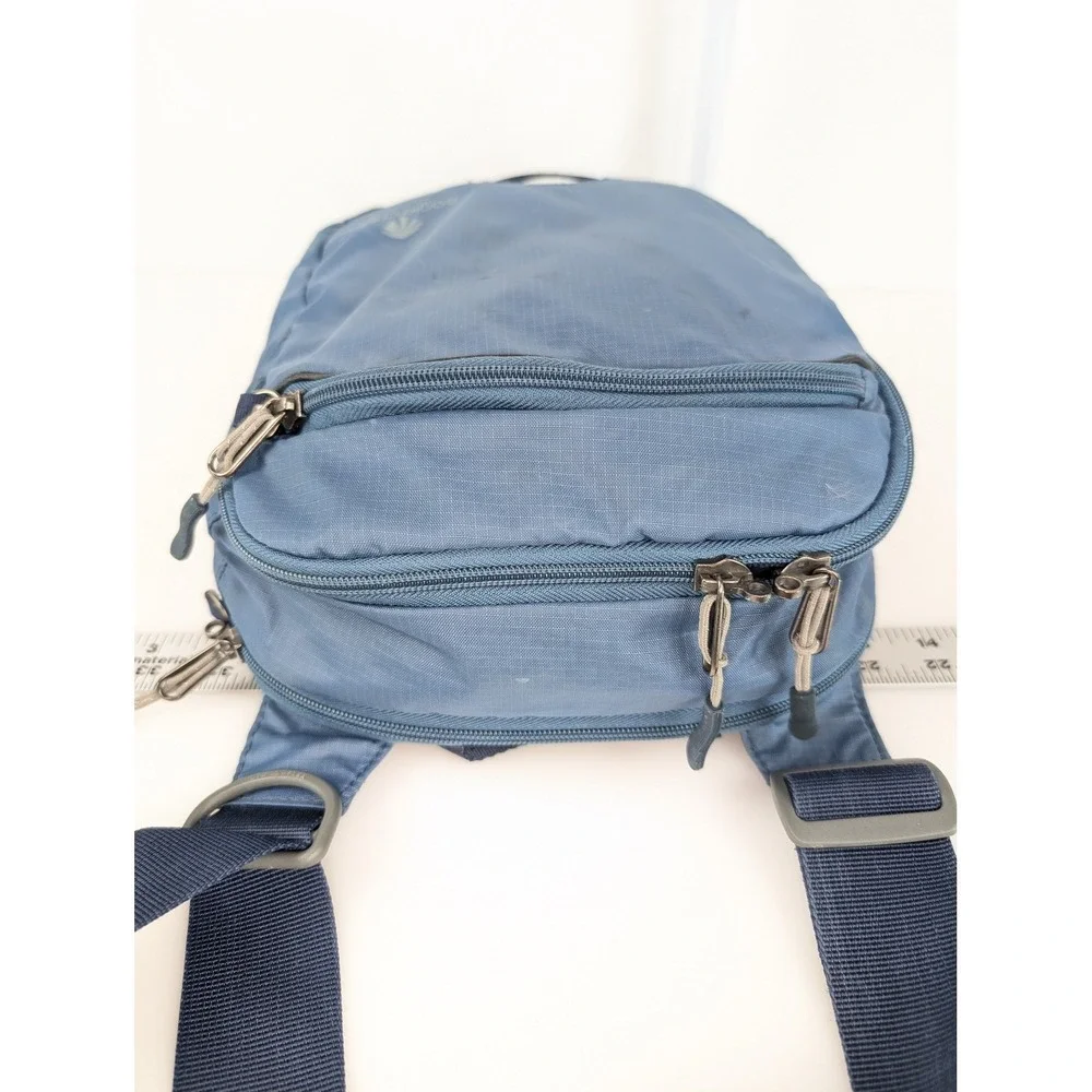 Eagle Creek Site Seeing Tablet Courier Blue Lightweight Crossbody Travel Bag